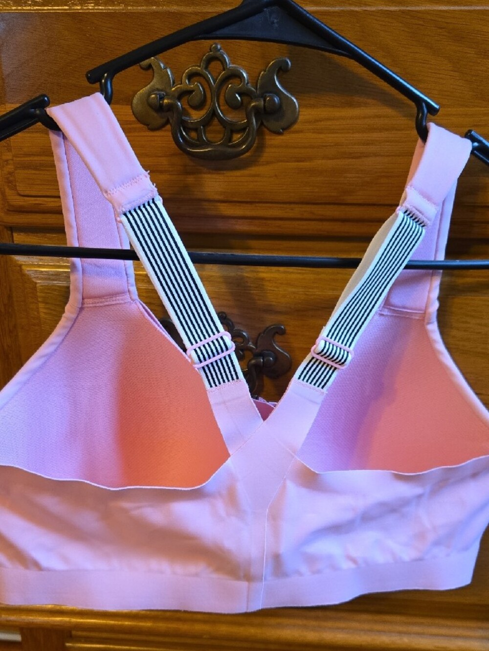Victoria's Secret Light Pink Front-Zip Sports Bra with Striped Back - Picture 4 of 9
